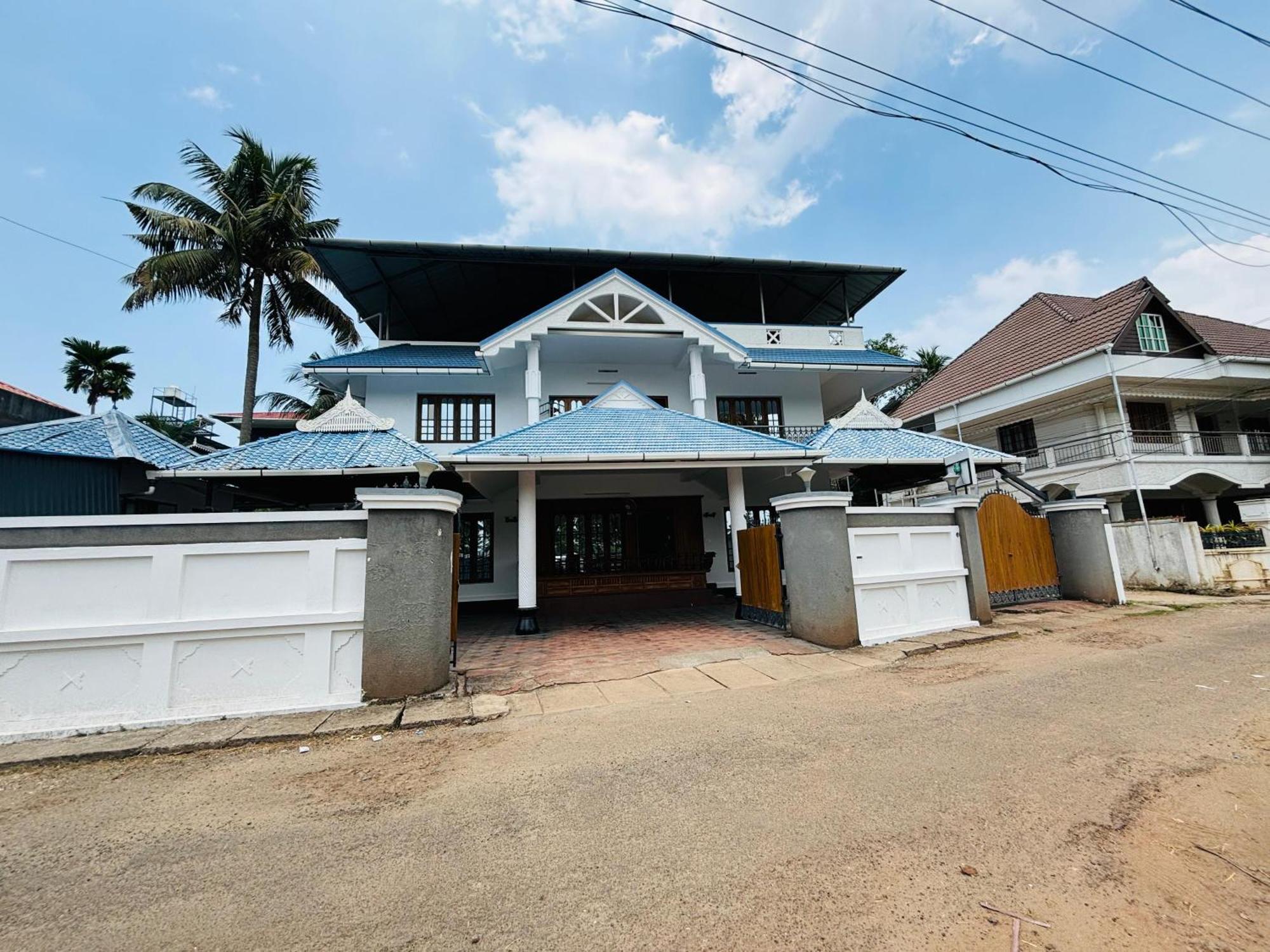 Isha Residency Hotell Kochi Eksteriør bilde