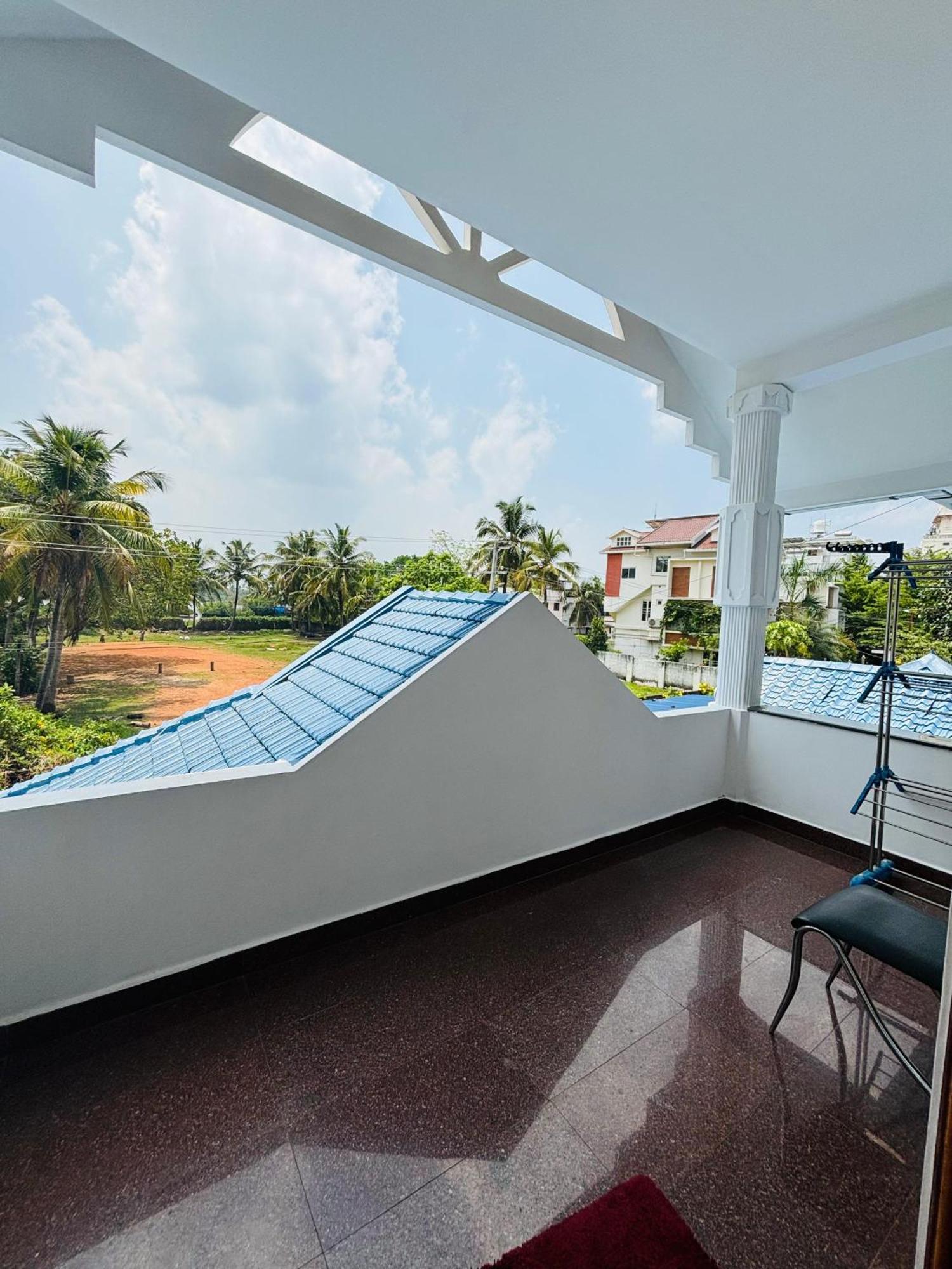 Isha Residency Hotell Kochi Eksteriør bilde